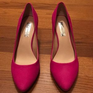 Deep fuschia suede pumps